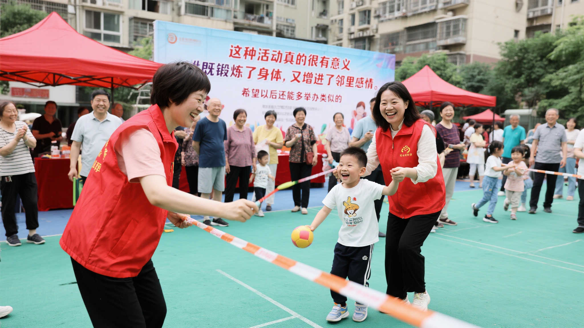 一位带孩子参加活动的家长王女士感慨道：“